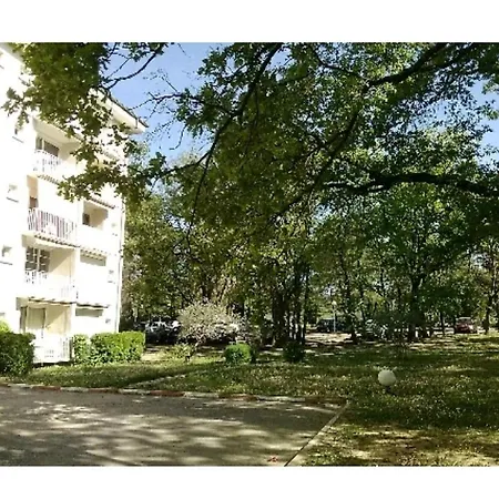 Coquet Classe Deux Etoiles, Balcon Avec Table, Et Wifi Greoux-les-Bains