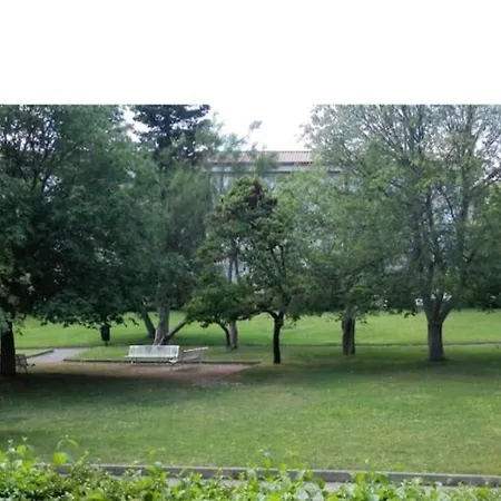 Coquet Classe Deux Etoiles, Balcon Avec Table, Et Wifi Apartment *