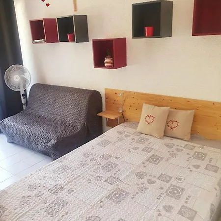 Coquet Classe Deux Etoiles, Balcon Avec Table, Et Wifi *